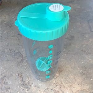 Pampered Chef Pancake Shaker Bottle